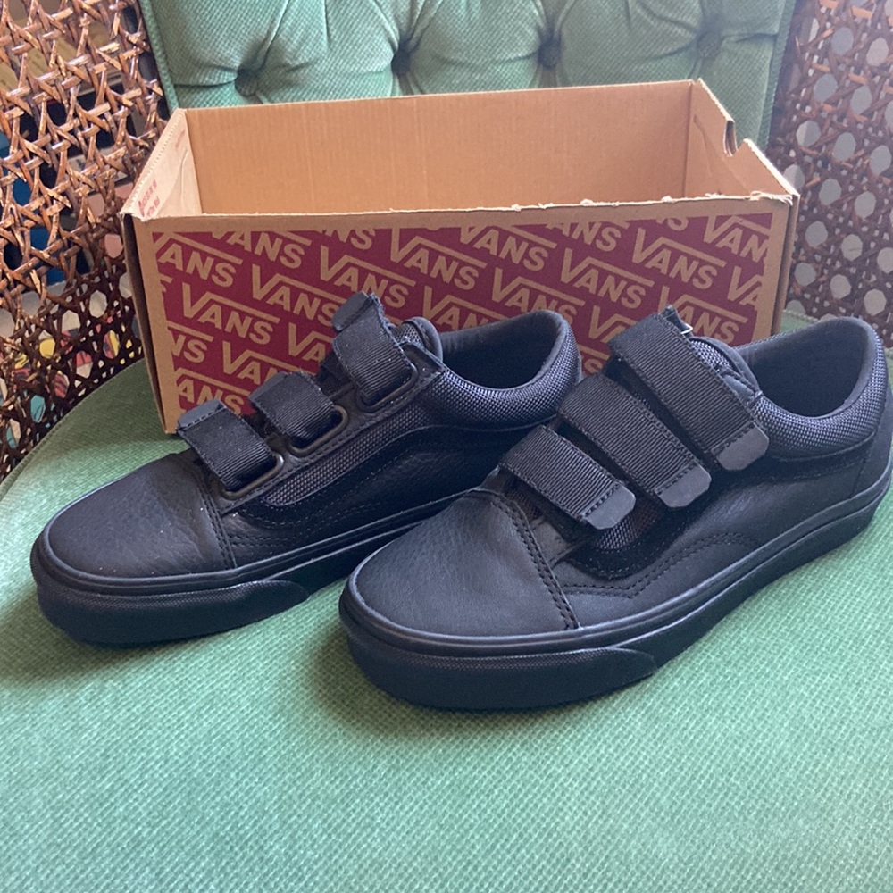 NWT Vans Old Skool V Velcro Sneakers